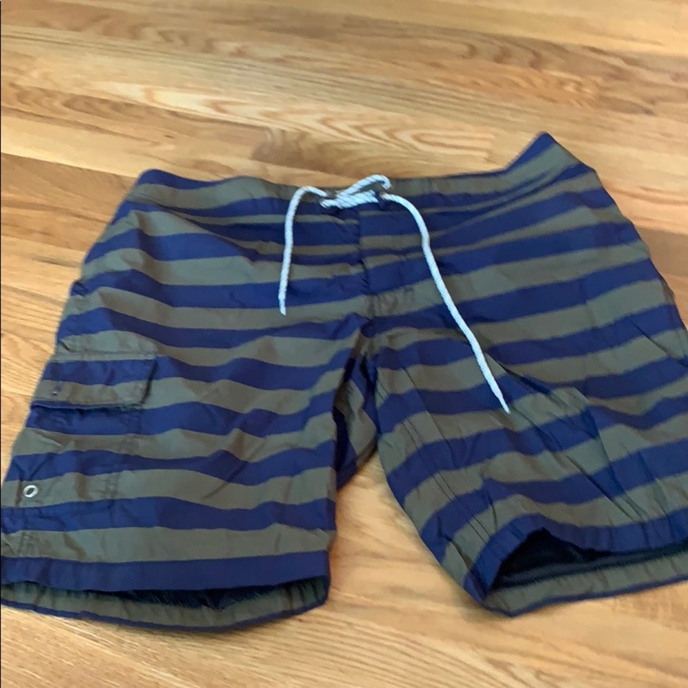 Men’s board shorts